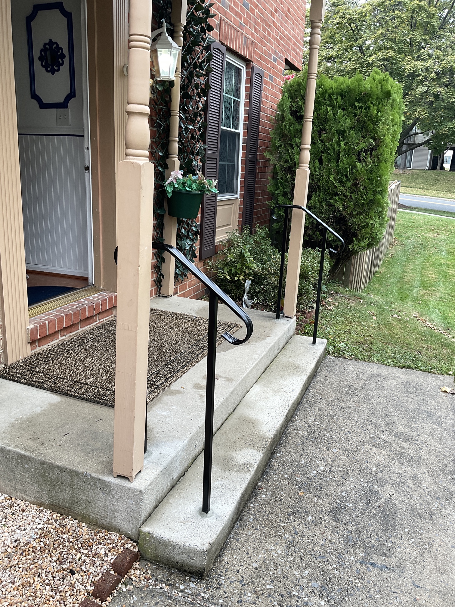 Call Grabwise at 240 921 7744 for Best Iron Railings Installation Services in Rockville, Bethesda, Potomac, MD, and Northwest DC.