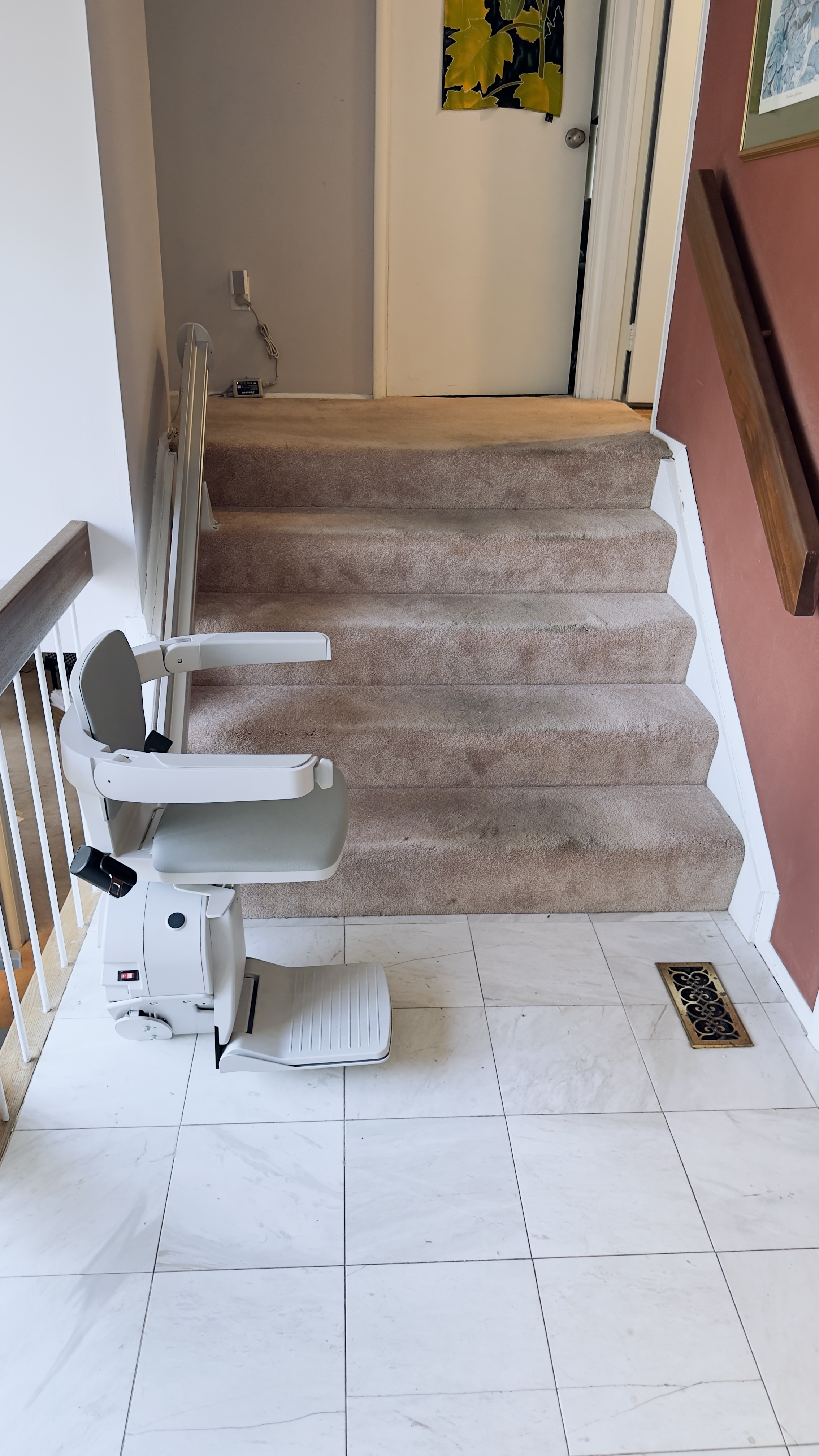 Discover the best stairlift installers in Rockville, MD. Call Grabwise at 240-921-7744 and experience the difference.